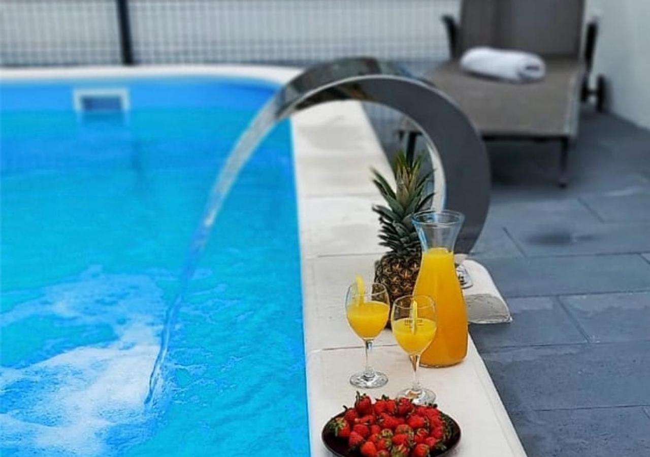 Apartment With Heated Pool And Sea View Trogir Exterior foto